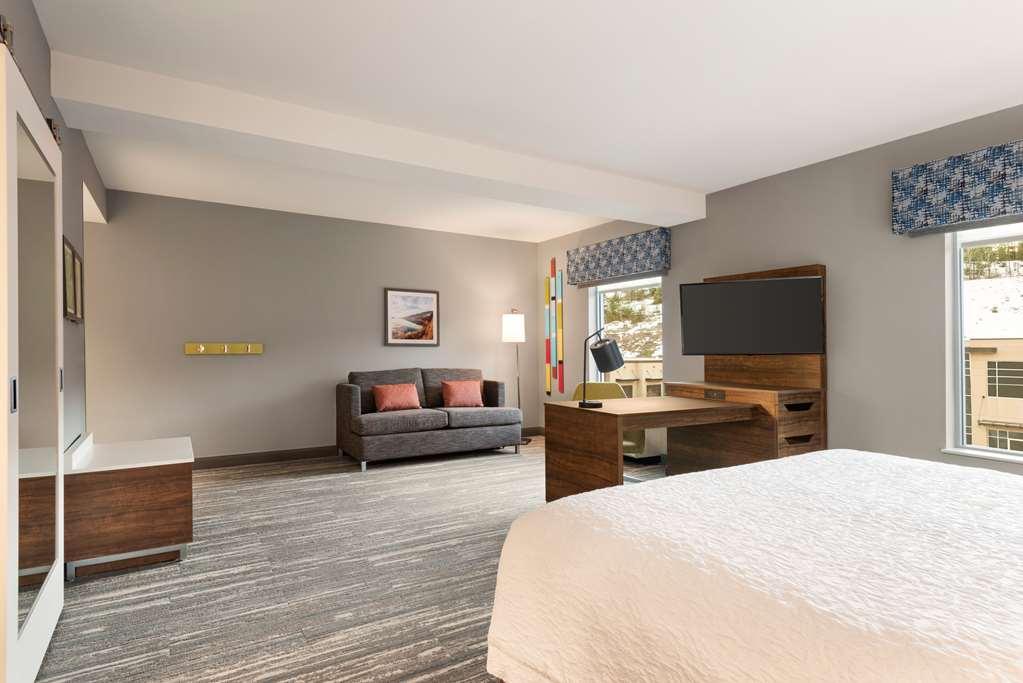 Hampton Inn & Suites Kelowna, British Columbia, Canada חדר תמונה