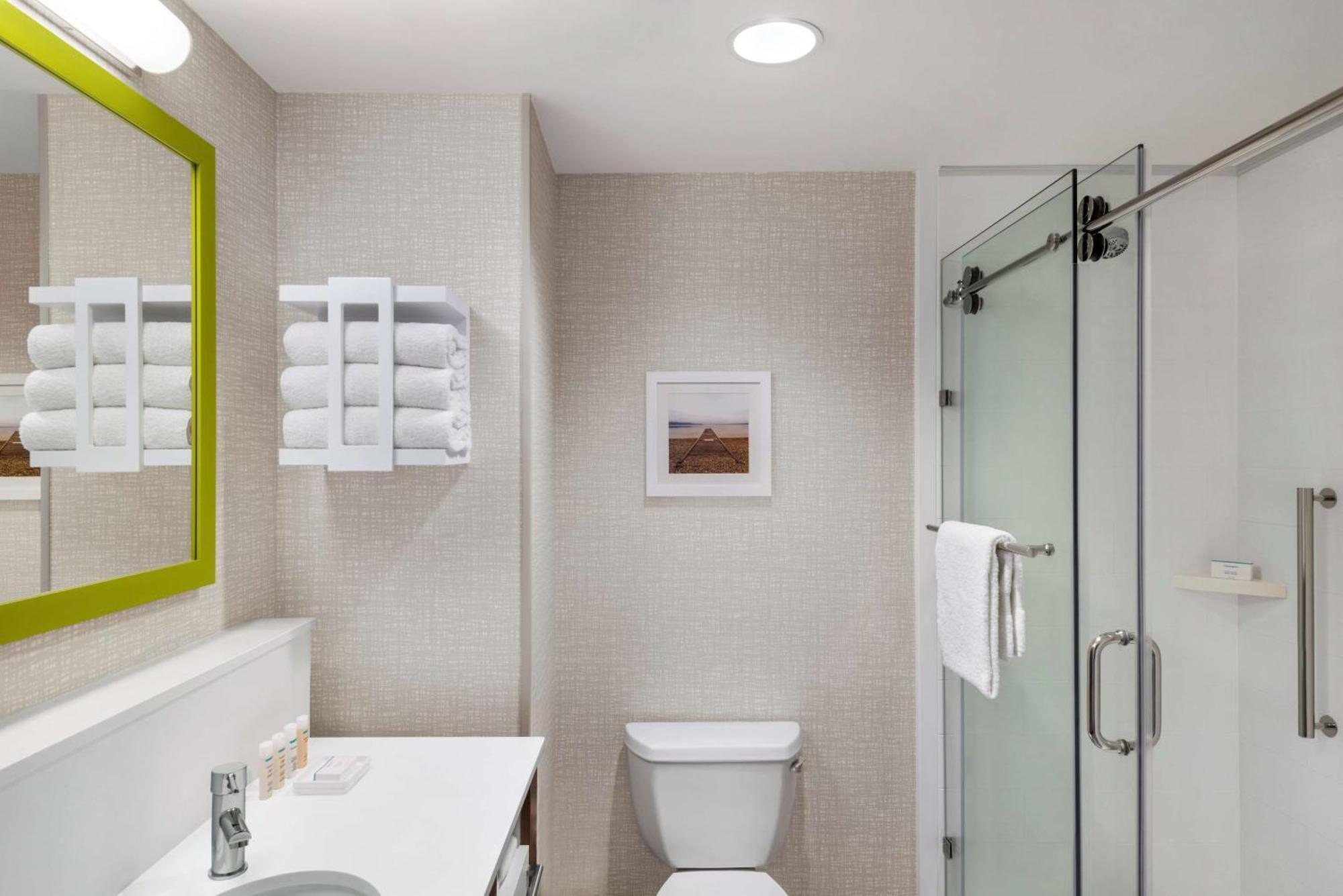 Hampton Inn & Suites Kelowna, British Columbia, Canada מראה חיצוני תמונה