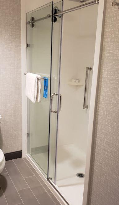 Hampton Inn & Suites Kelowna, British Columbia, Canada מראה חיצוני תמונה
